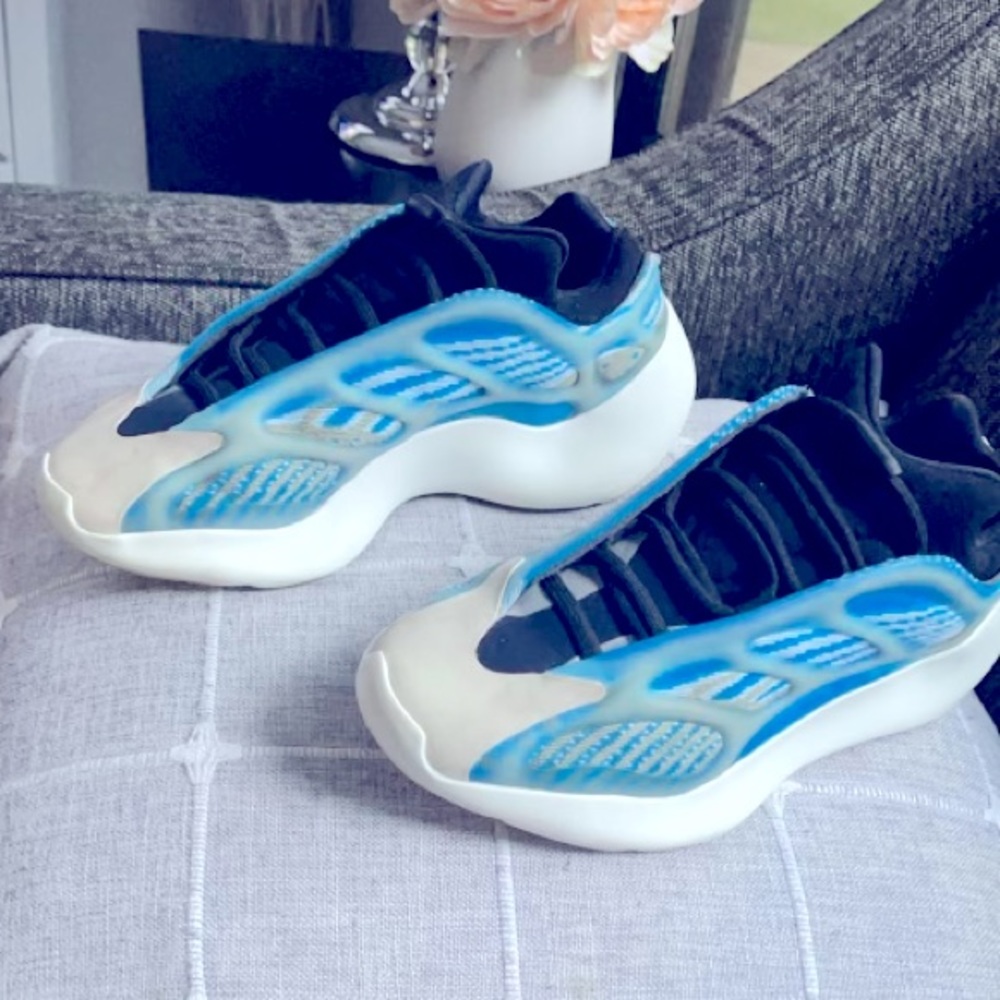Yeezy’s Arzareth glow in the dark